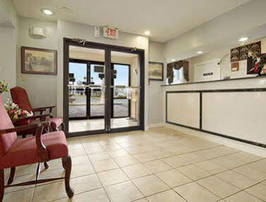 Days Inn By Wyndham Enterprise Bagian luar foto